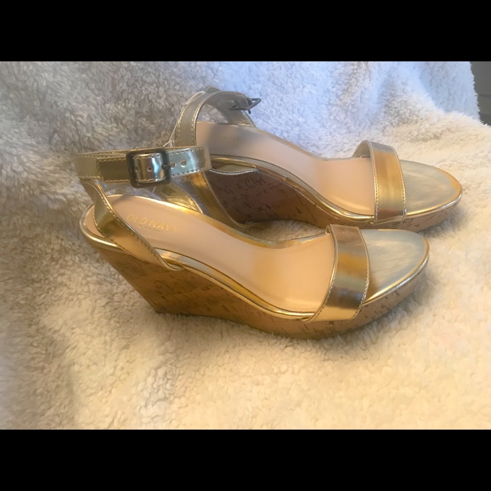 Old Navy gold wedges. Never Worn tags attached